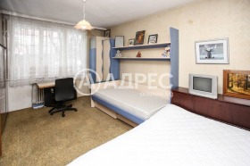 3-стаен град София, Славия 9