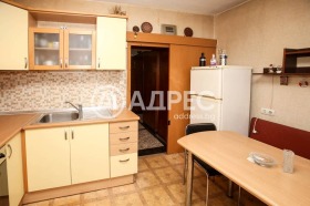 3-стаен град София, Славия 5
