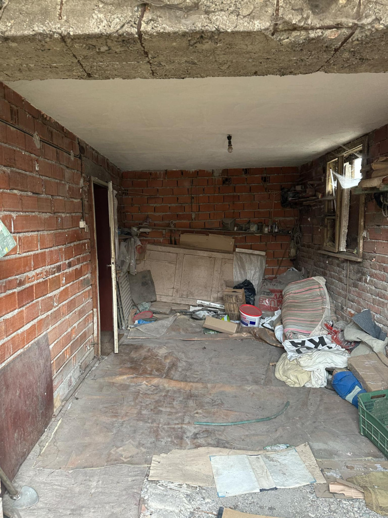 Продава ЕТАЖ ОТ КЪЩА, гр. Кюстендил, Никола Въжаров, снимка 15 - Етаж от къща - 53042782