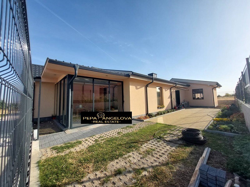 Продава  Къща, област Пловдив, с. Марково •  160 000 EUR • ID 19957053 — holmes.bg - [1] 