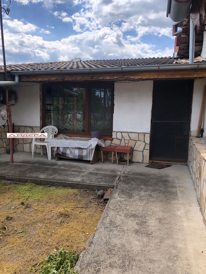 Продава КЪЩА в област Пловдив, с. Татарево - 65 кв.м / 65 000 € » 127 128.95 лв., ЛИДЕРА