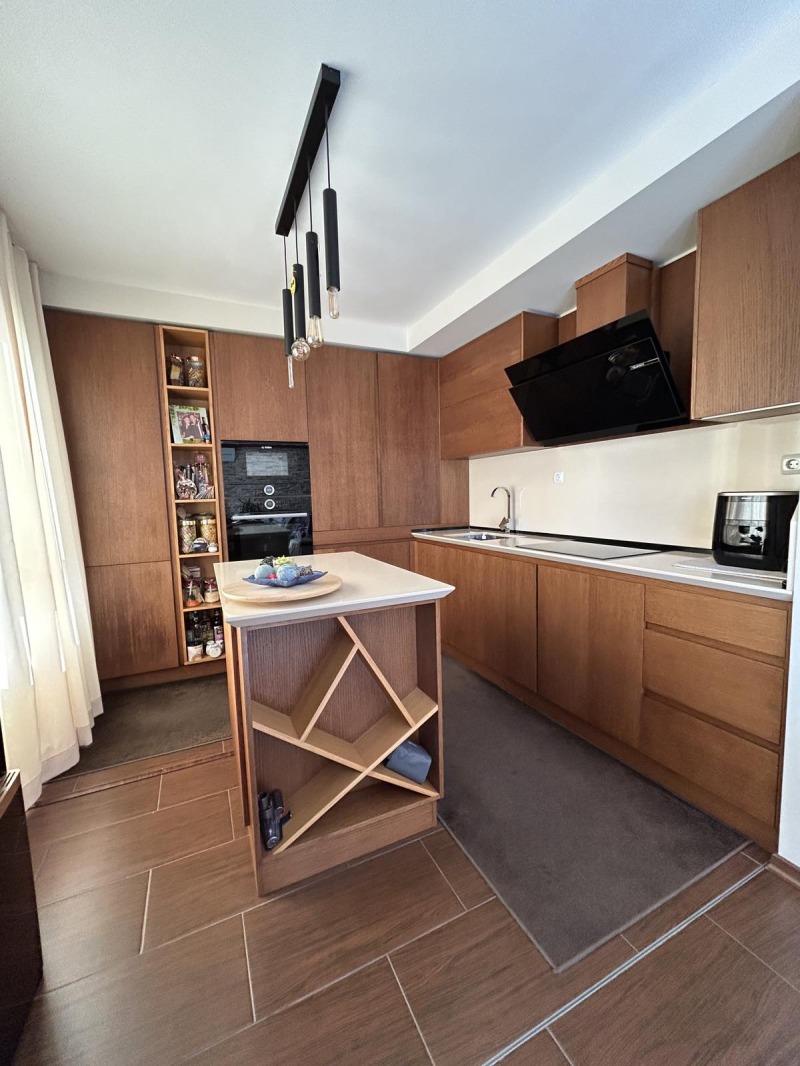 Продава  3-стаен град Варна , Бриз , 89 кв.м | 72680486