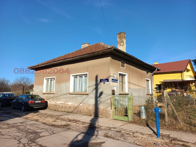 Продава КЪЩА, гр. София, с. Яна, снимка 2 - Къщи - 53261692