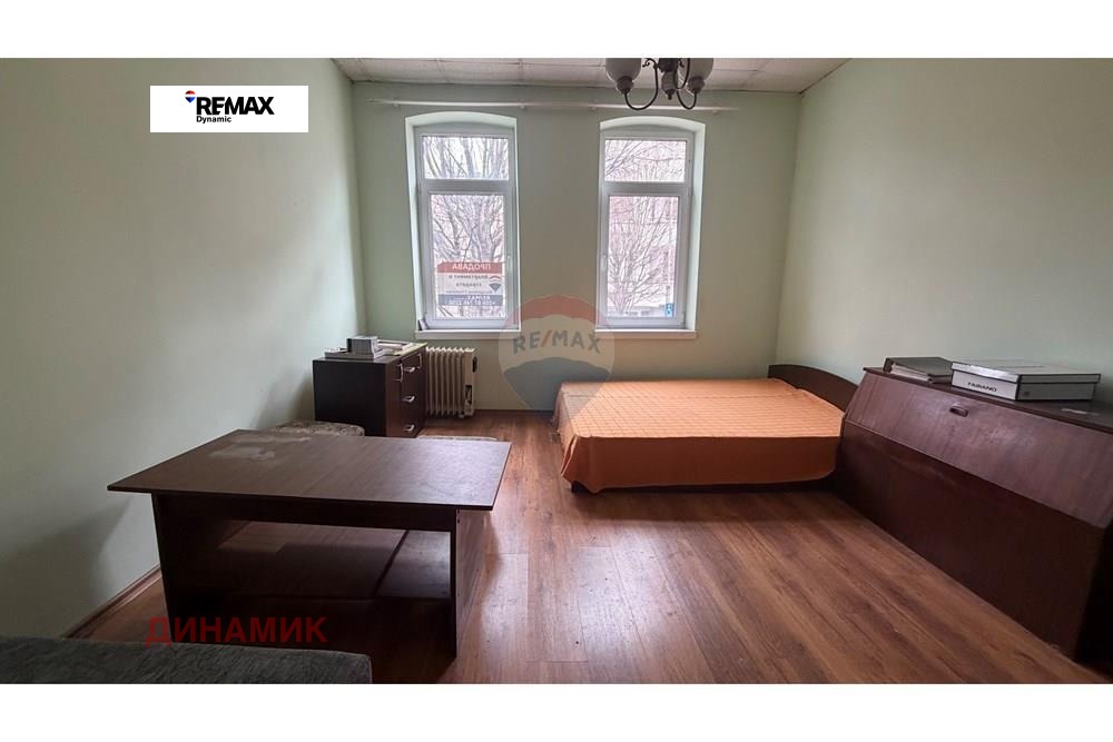 Продава 3-СТАЕН, гр. Бургас, Център, снимка 2 - Апартаменти - 54170844