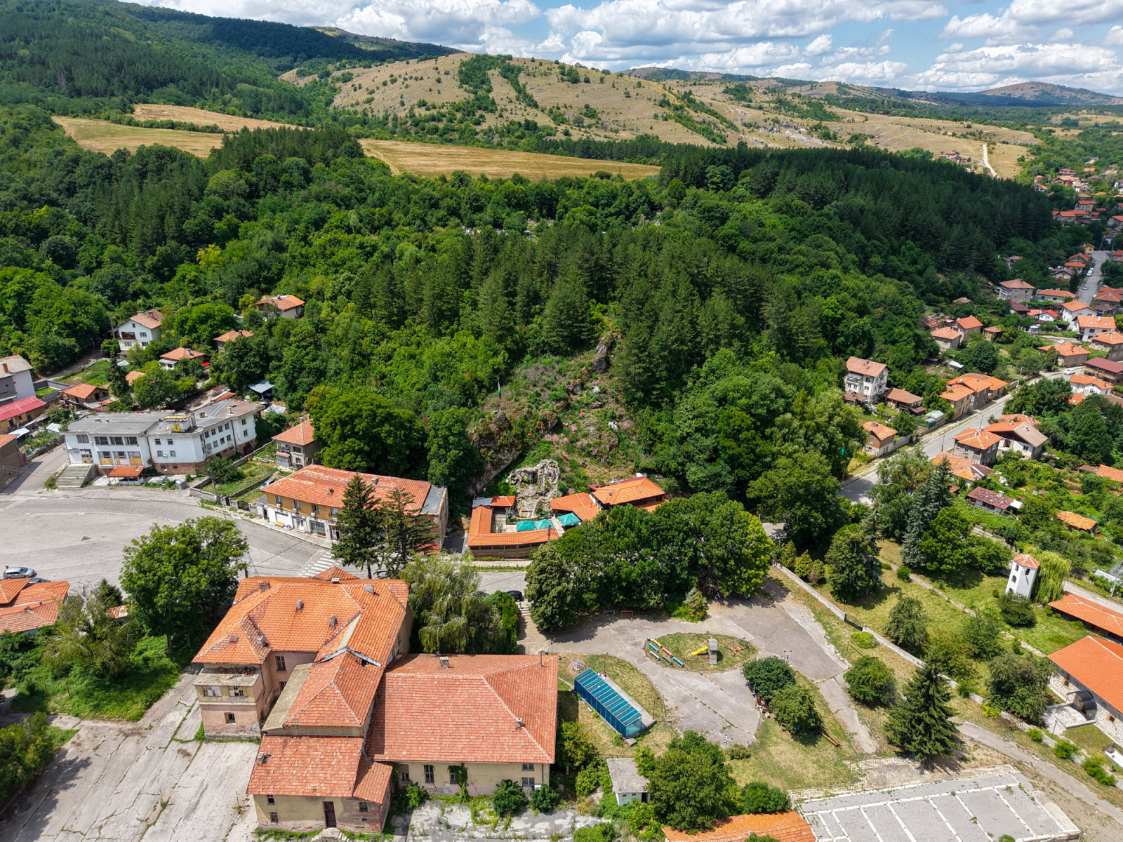 Продава ЗАВЕДЕНИЕ, с. Студена, област Перник