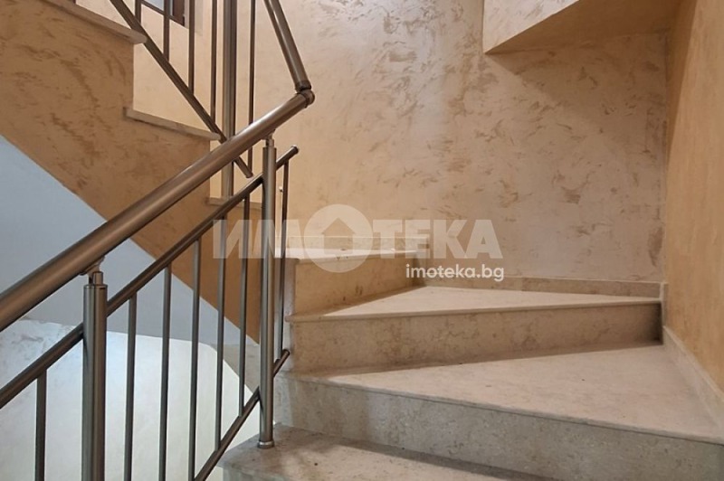 Продава МНОГОСТАЕН, гр. Варна, Лятно кино Тракия, снимка 8 - Апартаменти - 53454325