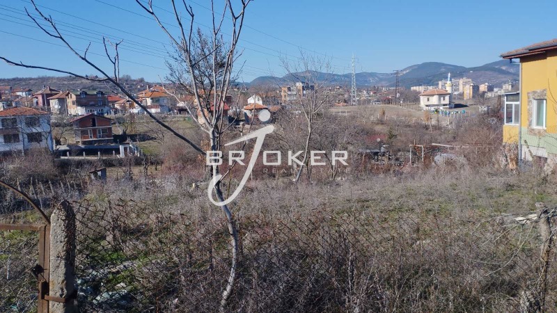 Продава ПАРЦЕЛ в област Кърджали, с. Петлино - 900 кв.м / 48 000 € » 93 879.84 лв., БРОКЕР ЖОКЕР