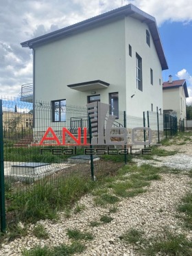 Huis Ravna gora, regio Varna
