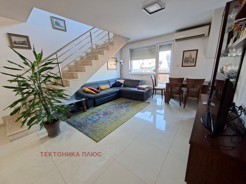 Продава 4-СТАЕН, гр. София, Център, снимка 2 - Апартаменти - 53211137