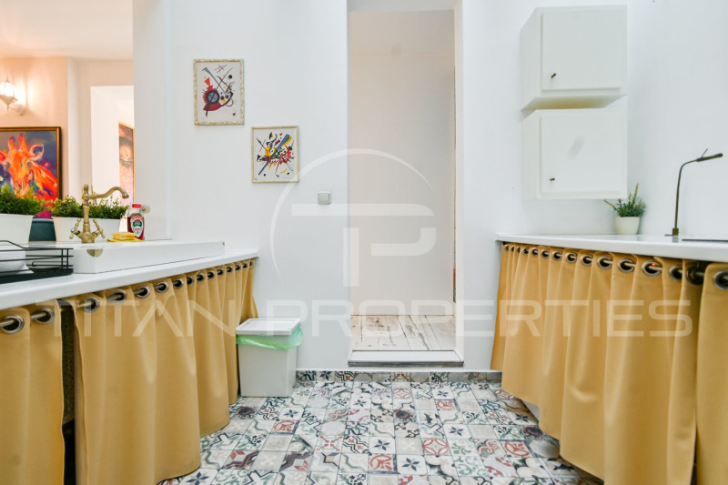 Продава МНОГОСТАЕН, гр. София, Център, снимка 11 - Апартаменти - 52153558