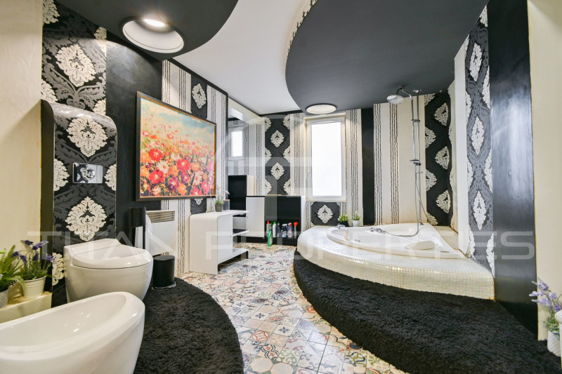 Продава МНОГОСТАЕН, гр. София, Център, снимка 14 - Апартаменти - 52153558