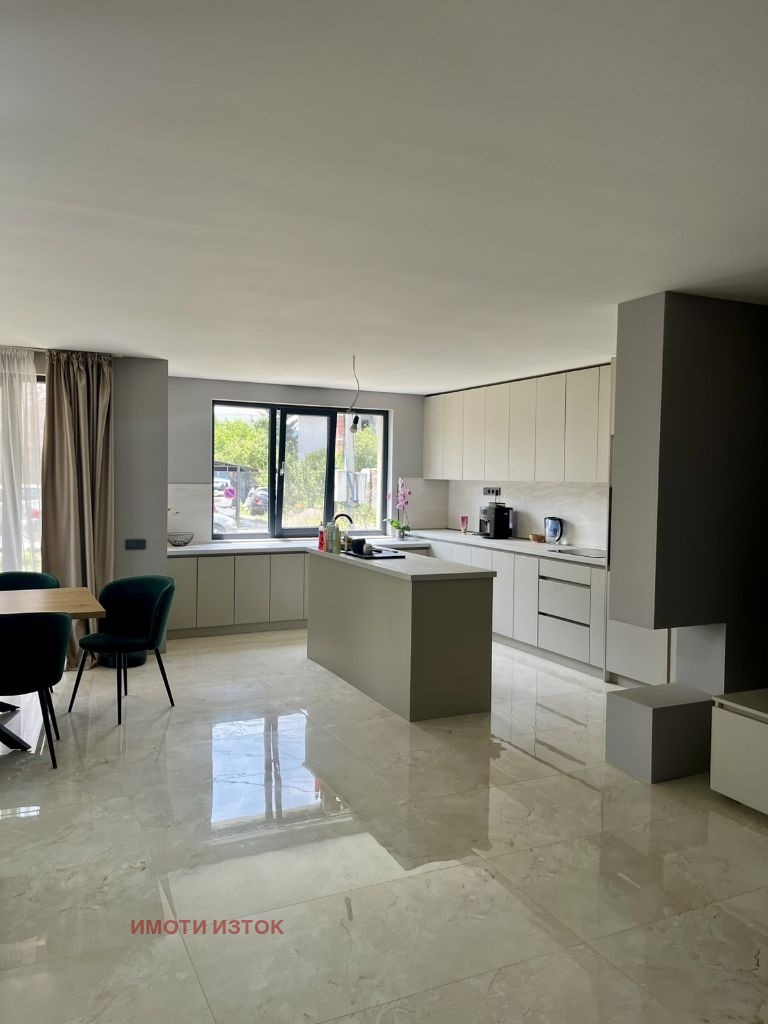 Till salu  Hus Pernik , Iztok , 200 kvm | 55099041 - bild [11]