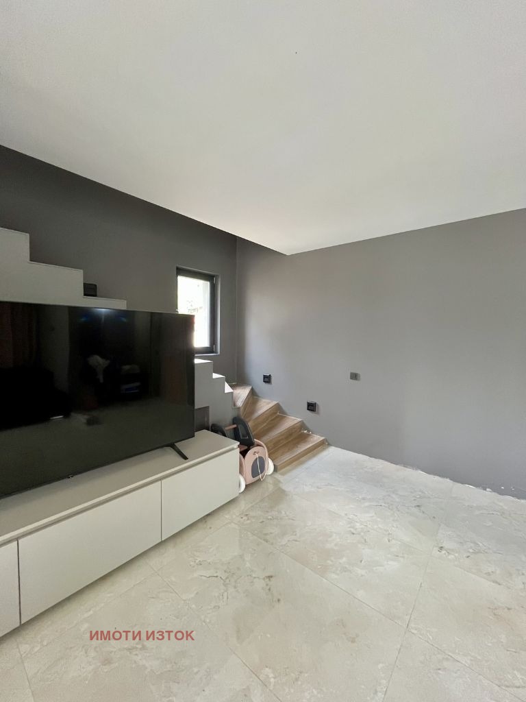 Till salu  Hus Pernik , Iztok , 200 kvm | 55099041 - bild [13]