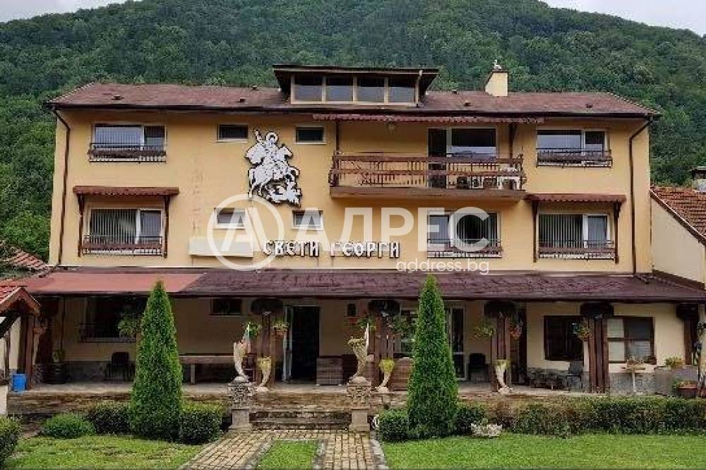 Продава ХОТЕЛ, с. Рибарица, област Ловеч, снимка 2 - Хотели - 55922291