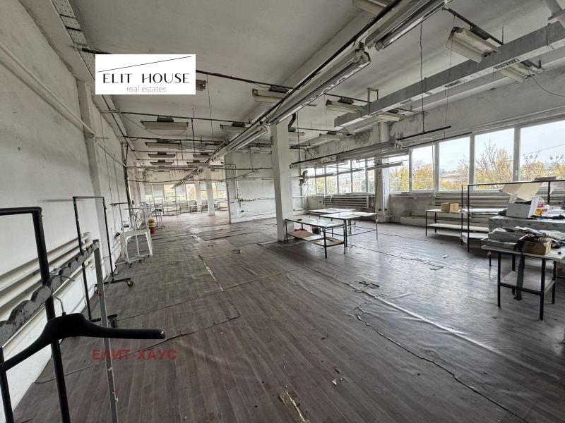 Продава ПРОМ. ПОМЕЩЕНИЕ, гр. София, Толстой, снимка 4 - Производствени сгради - 52377680