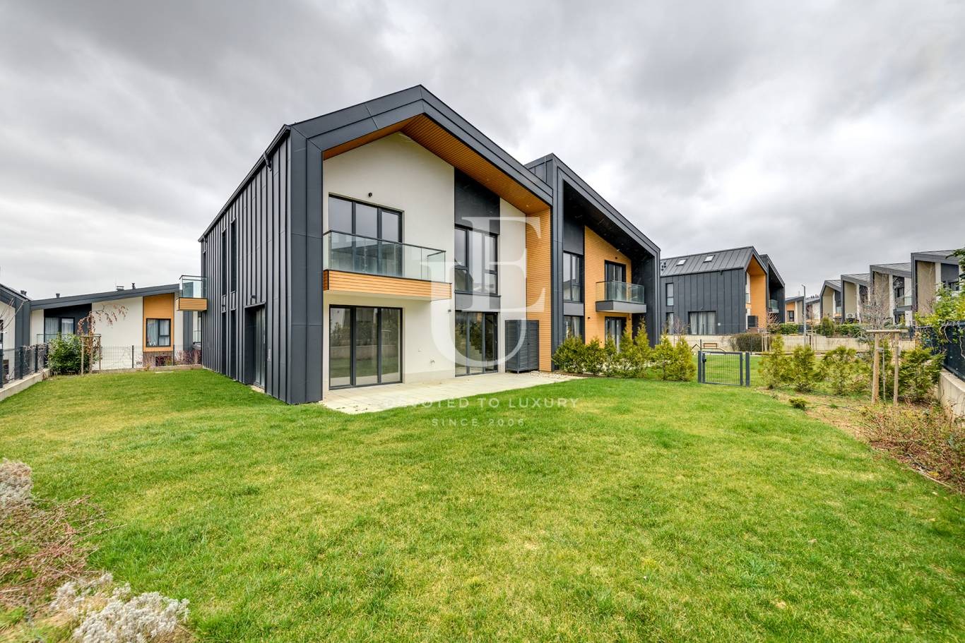 Продава КЪЩА, гр. София, Симеоново