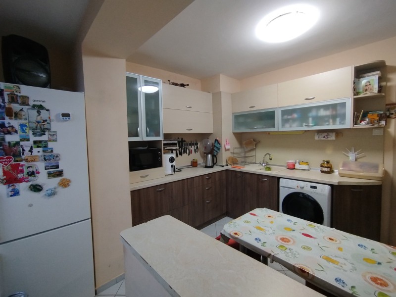 Продава 2-СТАЕН, гр. Русе, Здравец, снимка 2 - Апартаменти - 52690654