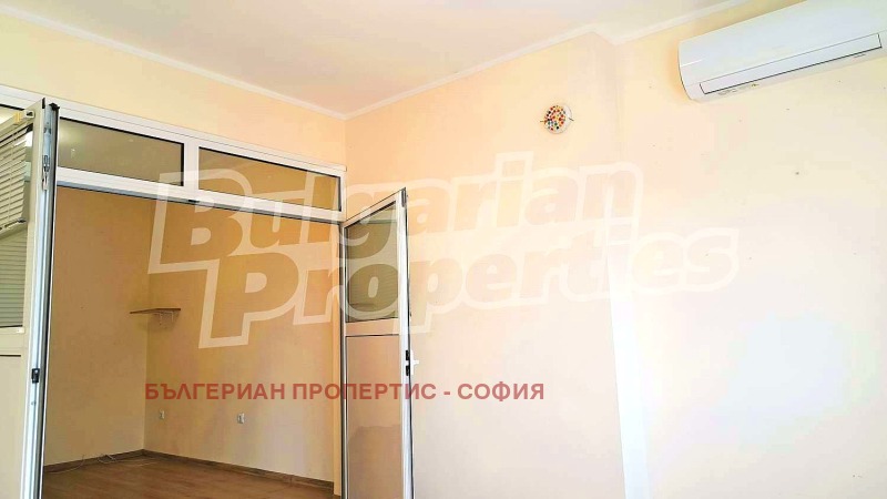 Продава 3-СТАЕН, гр. София, Център, снимка 2 - Aпартаменти - 49481429