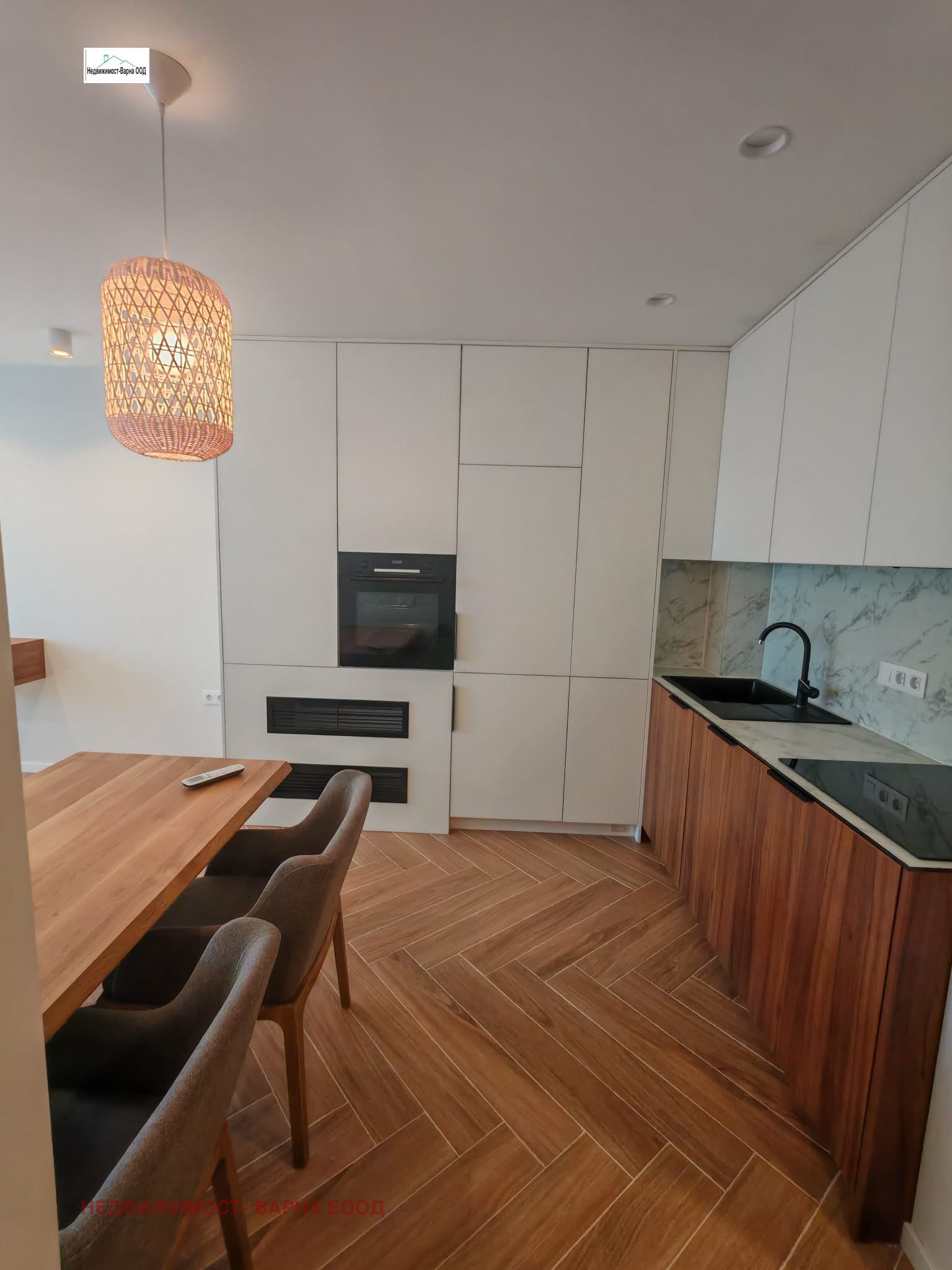 Продава 3-СТАЕН, гр. Варна, Бриз, снимка 2 - Апартаменти - 53785532