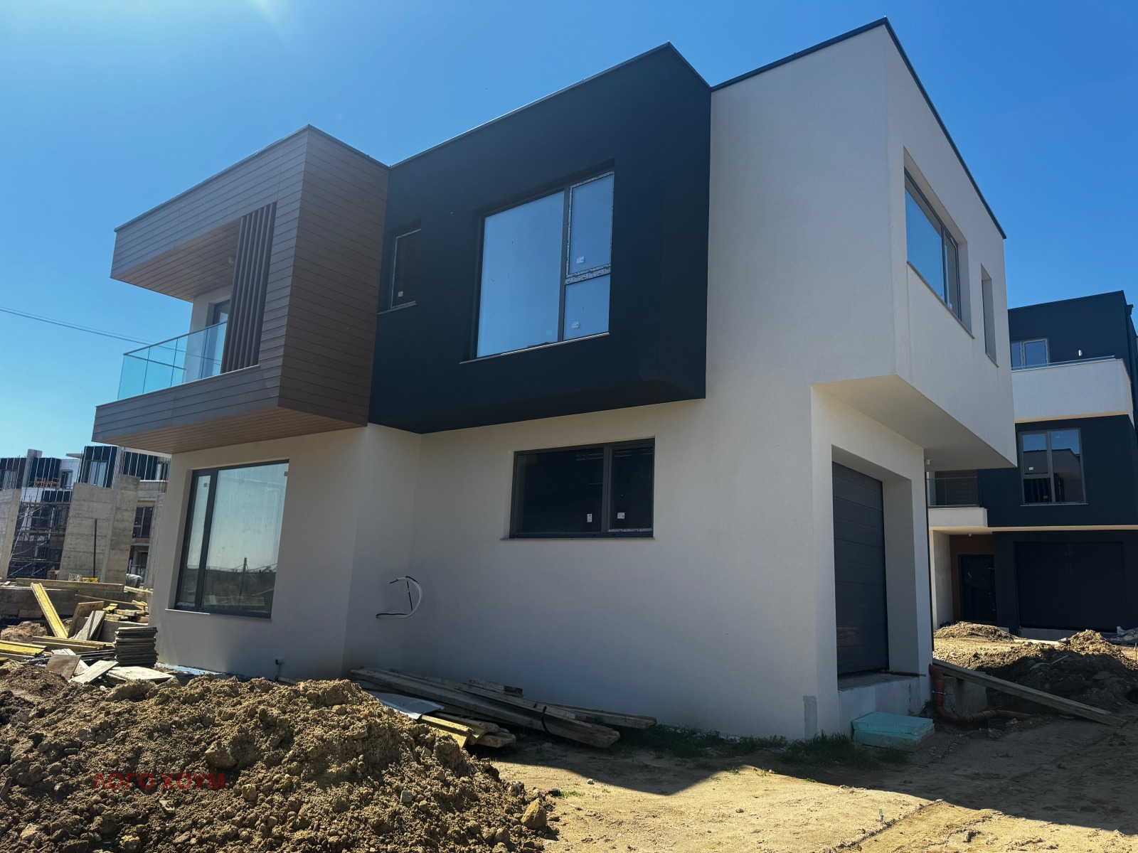 Продава КЪЩА, гр. Варна, м-т Горна Трака