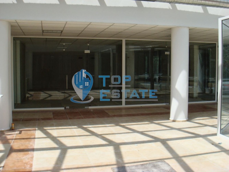 Продава МАГАЗИН в град Велико Търново, Център - 78 кв.м / 61 800 € » 120 870.29 лв., ТОП ЕСТЕЙТ