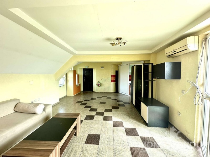 De vânzare  1 dormitor Varna , Vâzrajdane 4 , 99 mp | 18299956 - imagine [4]