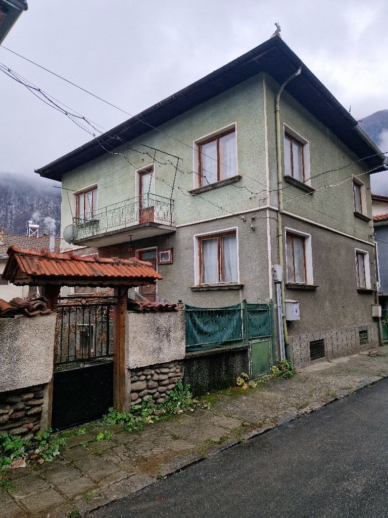 Продава КЪЩА, гр. Тетевен, област Ловеч