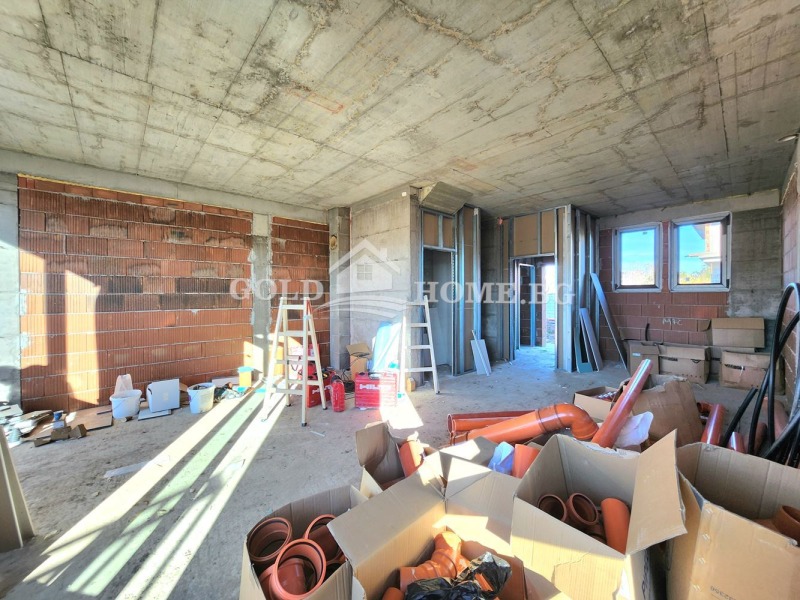 Продава КЪЩА, гр. Пловдив, Остромила, снимка 2 - Къщи - 52388888