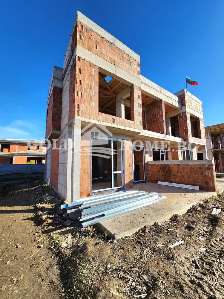 Продава КЪЩА, град Пловдив, Остромила • 251000 € / 490913.33 лв. • 40456096 1