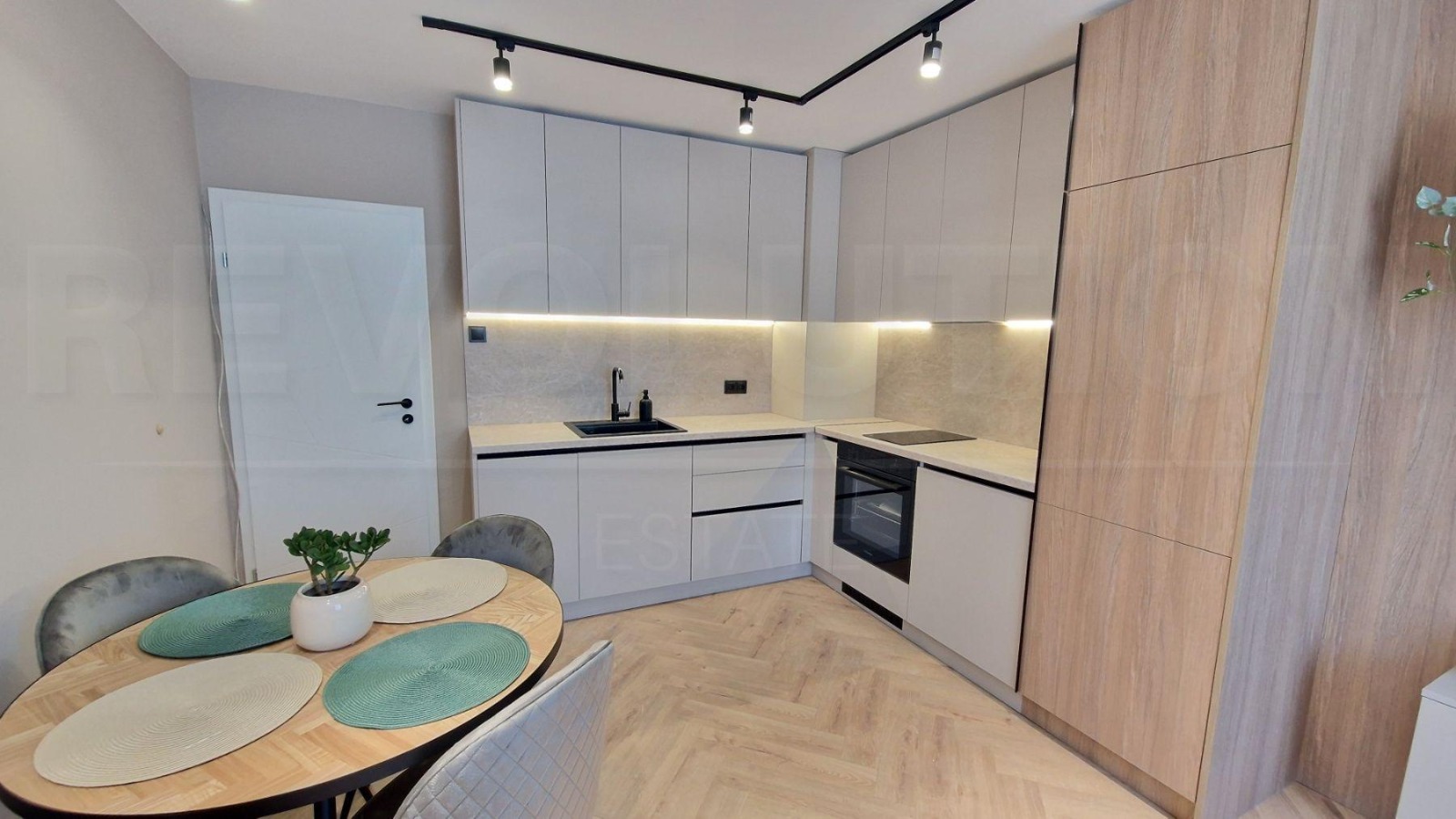 Продава 4-СТАЕН, гр. София, Дружба 1, снимка 2 - Апартаменти - 56206319