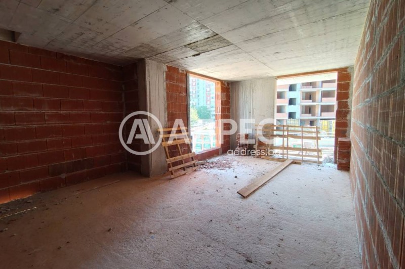 Na prodej  1 ložnice Sofia , Ljulin 5 , 68 m2 | 67471869