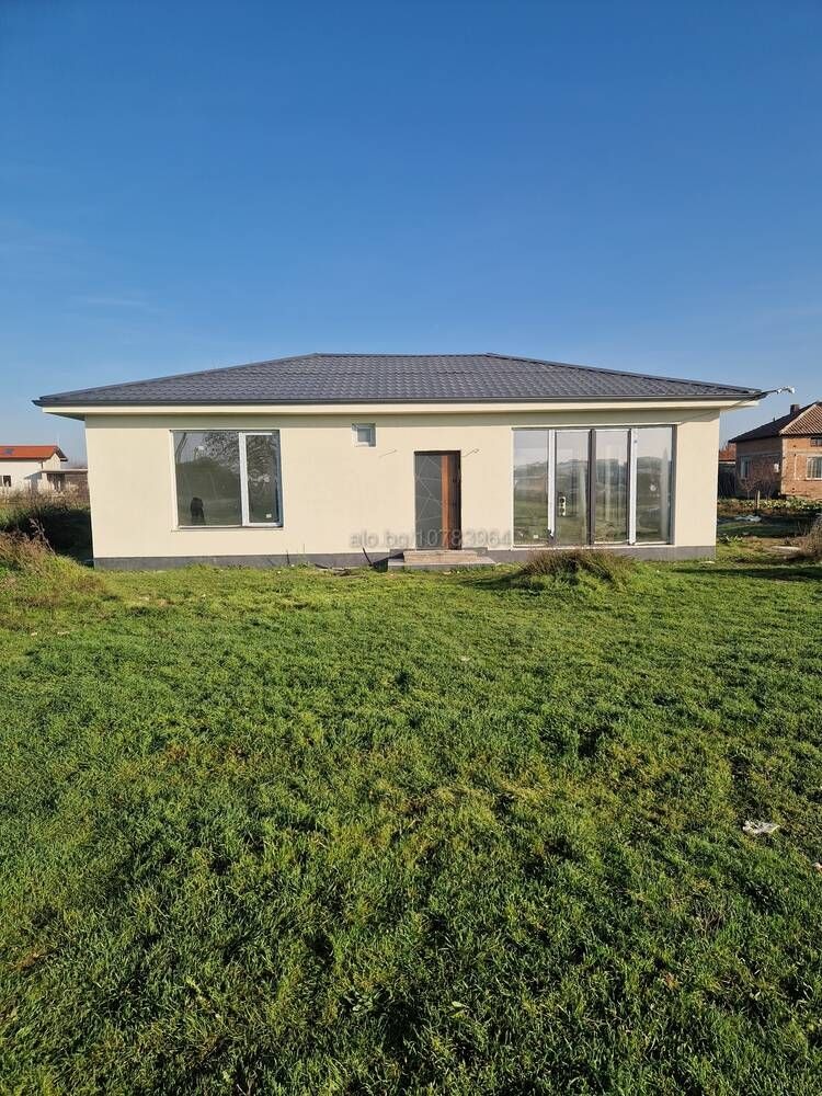 Продава КЪЩА, с. Стряма, област Пловдив