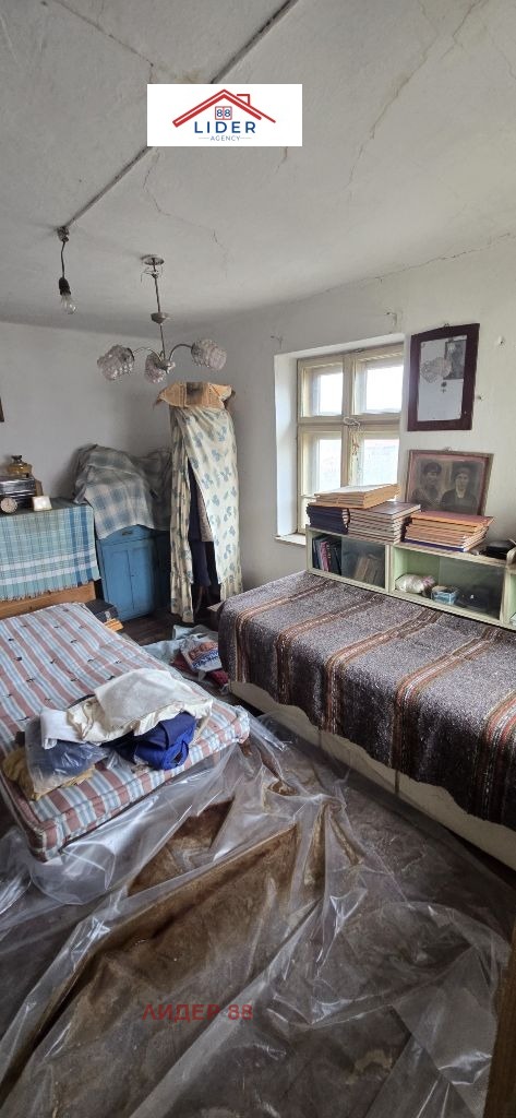 Продава КЪЩА, гр. Луковит, област Ловеч, снимка 9 - Къщи - 53958694