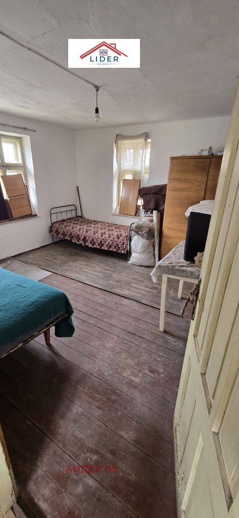 Продава КЪЩА, гр. Луковит, област Ловеч, снимка 8 - Къщи - 53958694