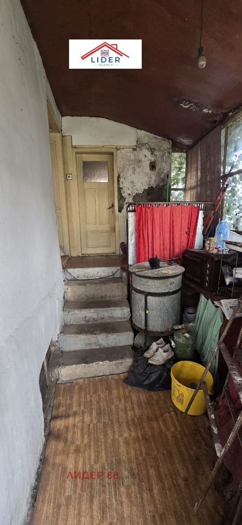 Продава КЪЩА, гр. Луковит, област Ловеч, снимка 3 - Къщи - 53958694