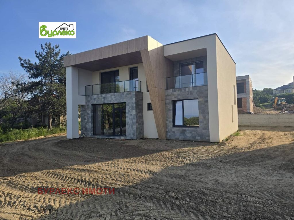 Продава КЪЩА, гр. Варна, м-т Горна Трака, снимка 2 - Къщи - 50649644