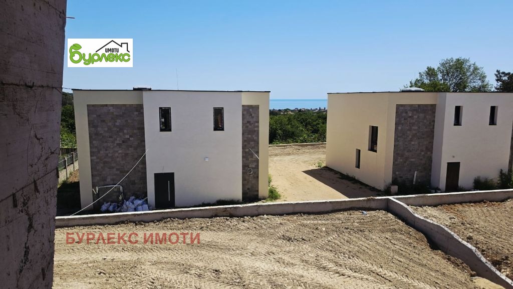 Продава КЪЩА, гр. Варна, м-т Горна Трака, снимка 3 - Къщи - 50649644
