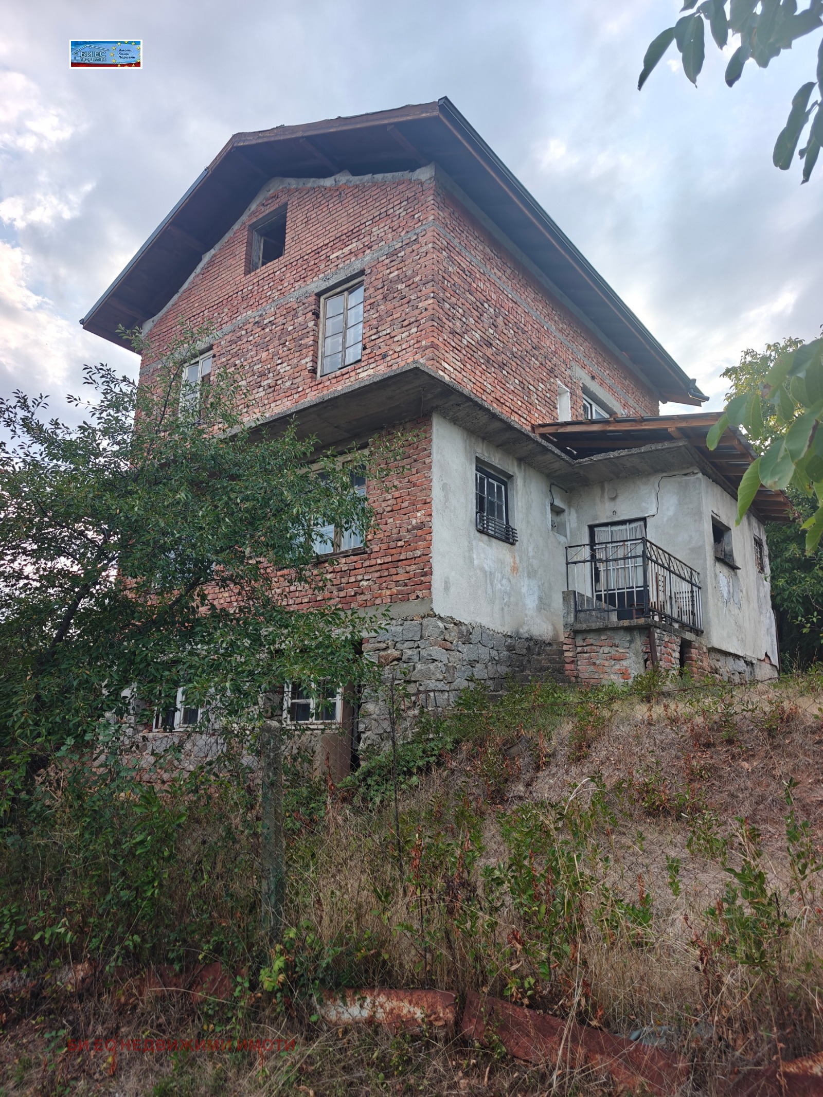 Продава КЪЩА, с. Лобош, област Перник, снимка 2 - Къщи - 56144538