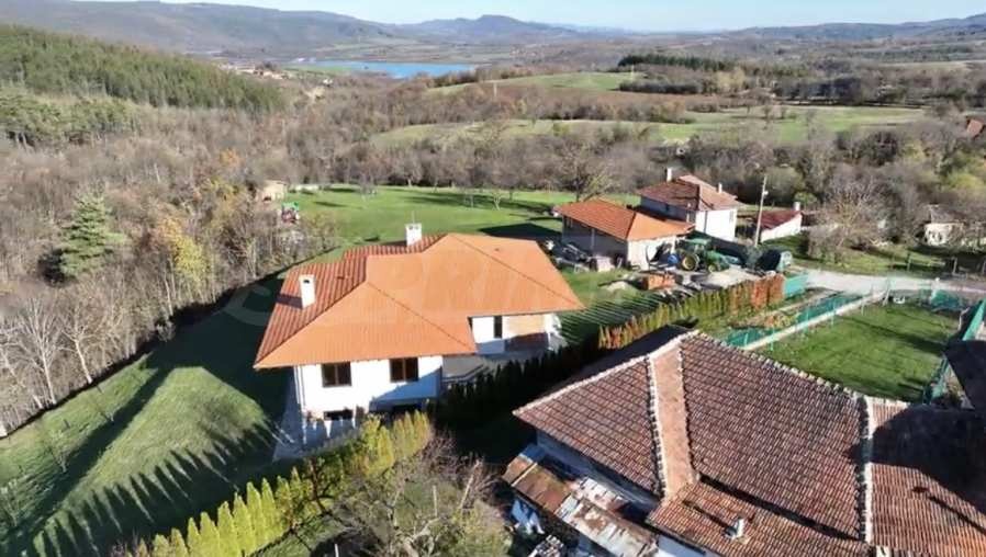 Продава КЪЩА, гр. Елена, област Велико Търново, снимка 2 - Къщи - 55693704