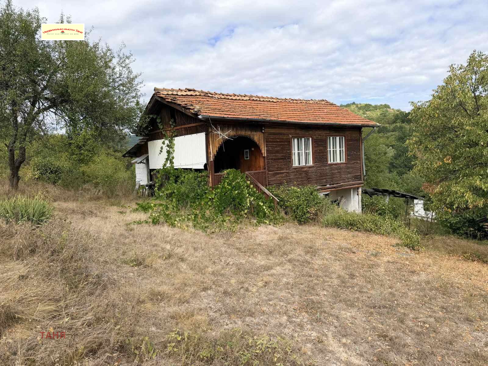 Продава КЪЩА, с. Косача, област Перник, снимка 2 - Къщи - 56423977