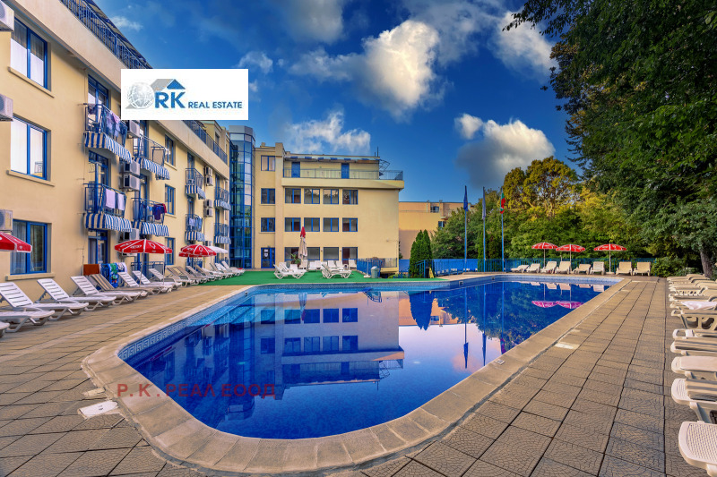 Продава ХОТЕЛ в град Варна, к.к. Златни пясъци - 4500 кв.м / 3 500 000 € » 6 845 405.00 лв., Р. К . РЕАЛ ЕООД