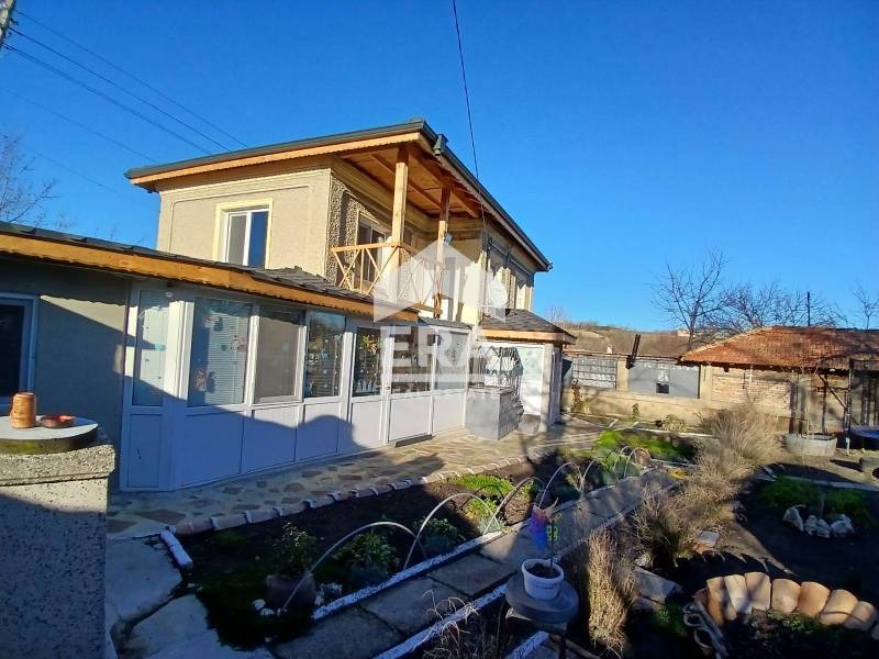 Продава КЪЩА, с. Овчага, област Варна, снимка 2 - Къщи - 48439861