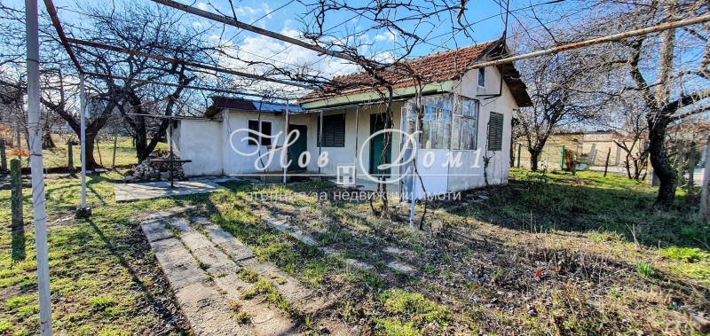 Продава КЪЩА, гр. Варна, м-т Боровец - юг, снимка 2 - Къщи - 49176468