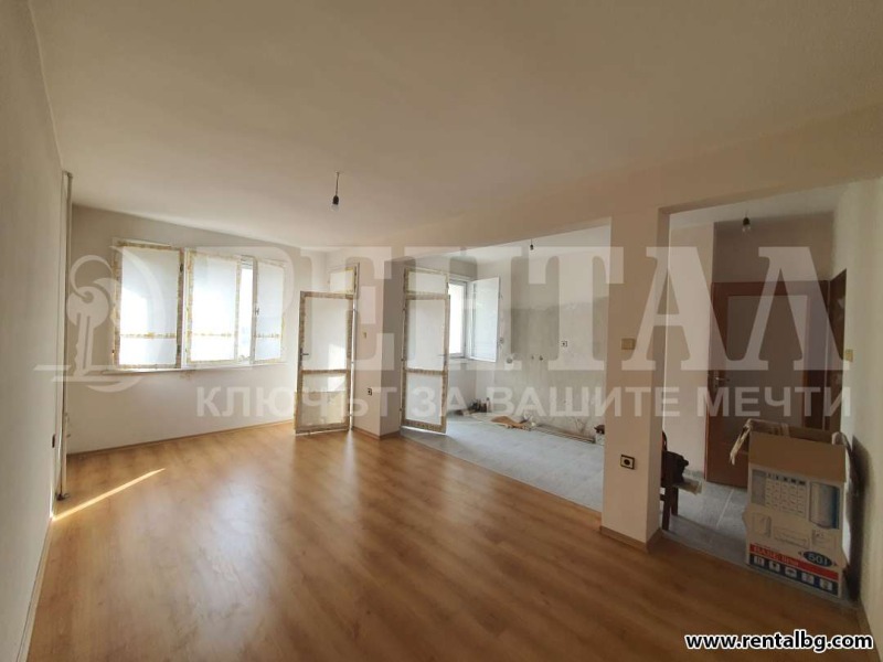 Продава  2-стаен, град Пловдив, Кършияка •  104 900 EUR • ID 40477915 — holmes.bg - [1] 