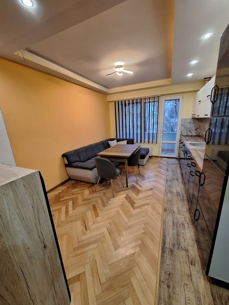 Продава 3-СТАЕН, гр. София, Свобода, снимка 2 - Aпартаменти - 48800529