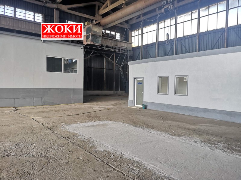 Продава  Склад град Перник , Мошино , 2432 кв.м | 61733288 - изображение [6]