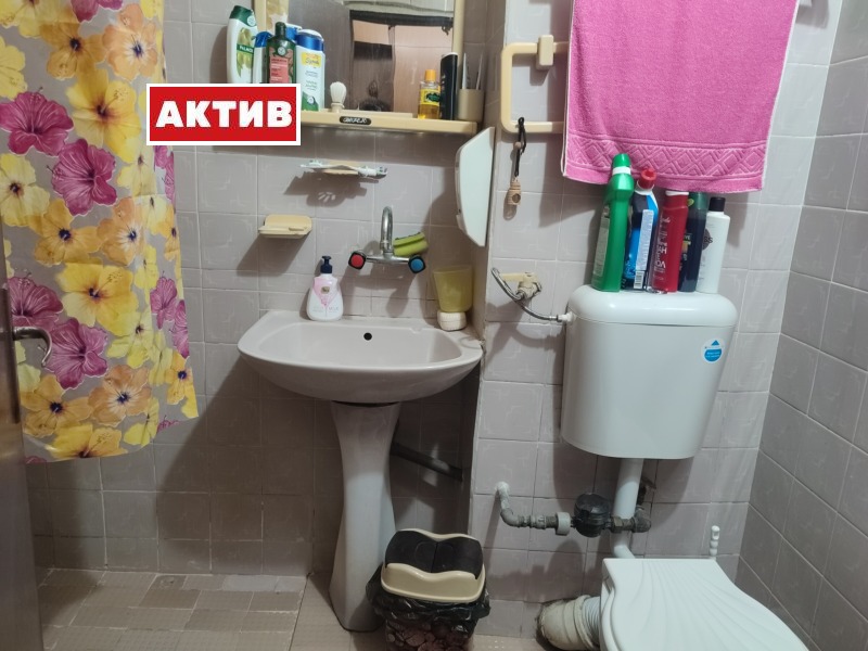 Продава  2-стаен град Търговище , Запад 3 , 60 кв.м | 45905960 - изображение [12]