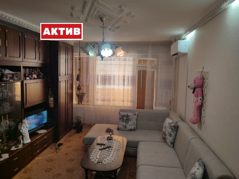 Продава  2-стаен град Търговище , Запад 3 , 60 кв.м | 45905960