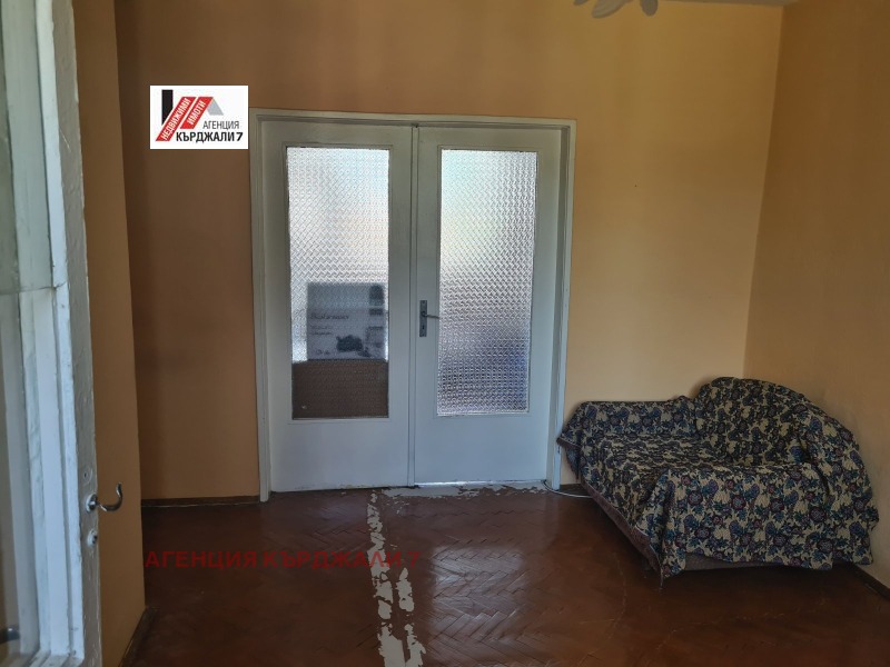 Продава  4-стаен град Кърджали , Център , 87 кв.м | 13843243 - изображение [6]