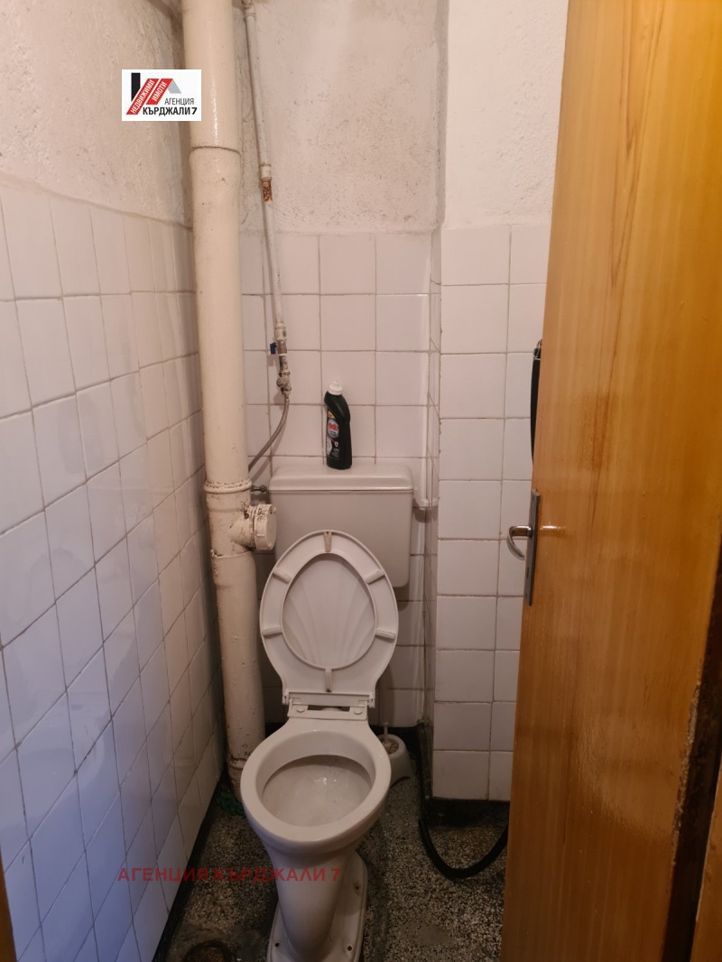 Продава  4-стаен град Кърджали , Център , 87 кв.м | 13843243 - изображение [12]
